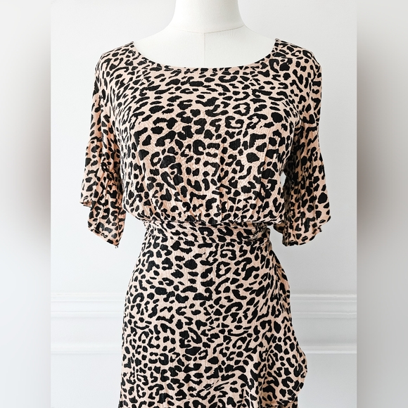 Esther & Co - Miracle wrap dress - Picture 3 of 6